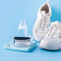 Cómo limpiar tus zapatos en tres simples pasos